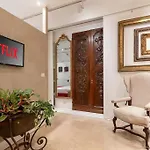 Luxurious Of The Antiquarian At Spanish Steps