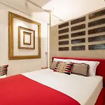 Luxurious Of The Antiquarian At Spanish Steps Apartment Rome