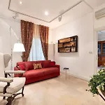 Apartment Luxurious Of The Antiquarian At Spanish Steps Rome