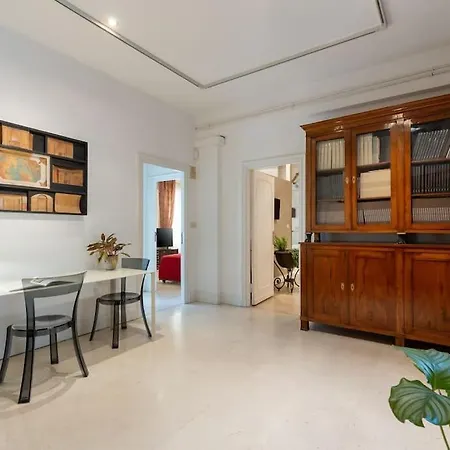 Luxurious Of The Antiquarian At Spanish Steps
