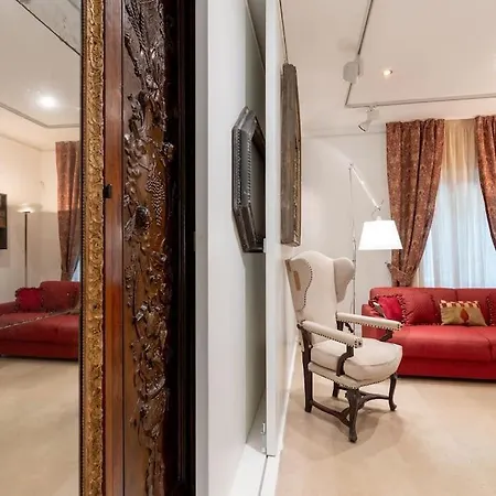 Apartmán Luxurious Of The Antiquarian At Spanish Steps *