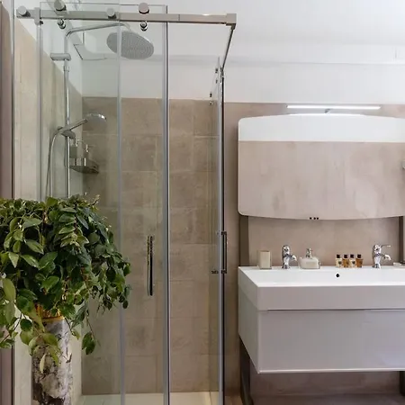 Luxurious Of The Antiquarian At Spanish Steps Apartment *