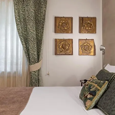 Luxurious Of The Antiquarian At Spanish Steps Apartmán *