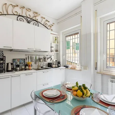 Luxurious Of The Antiquarian At Spanish Steps Apartment *