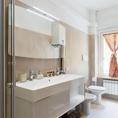 Luxurious Of The Antiquarian At Spanish Steps *